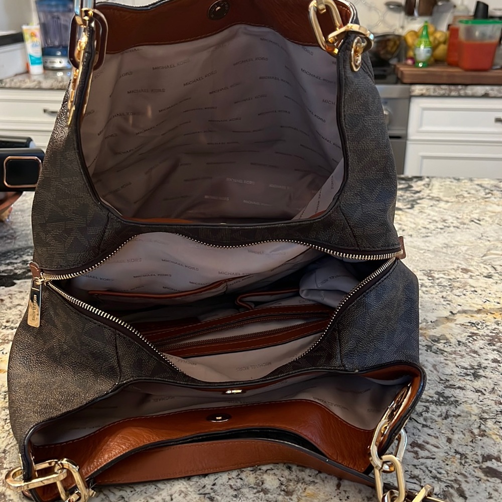Michael kors shoulder bag